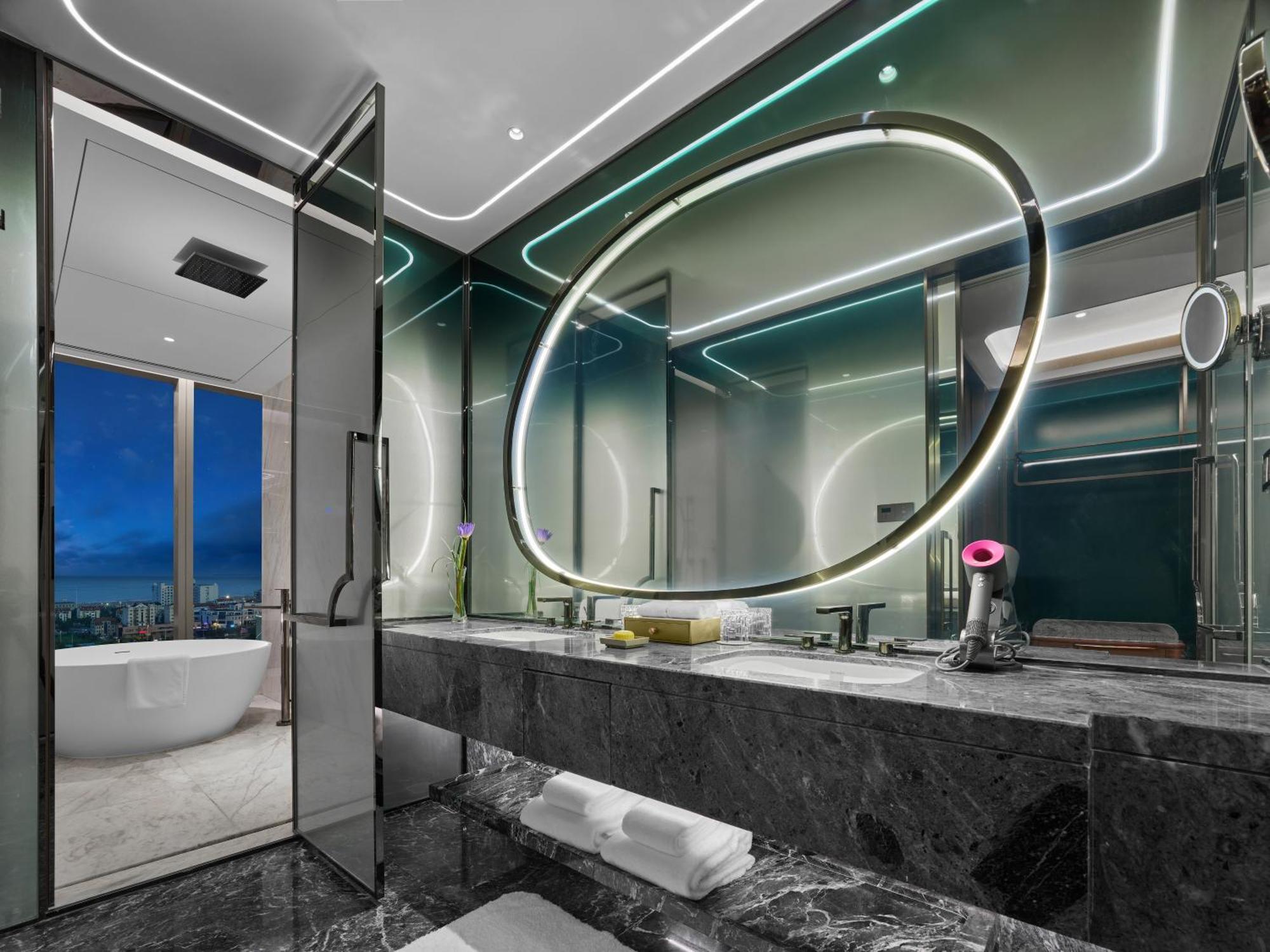Mgm Qingdao Hotel Exterior photo